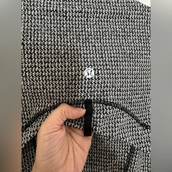 Lululemon define zip up jacket Sz 2 - Picture 8 of 8